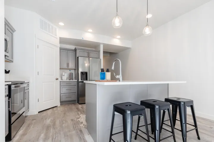 573 N Richland Valley St, Garden City, Utah 84028