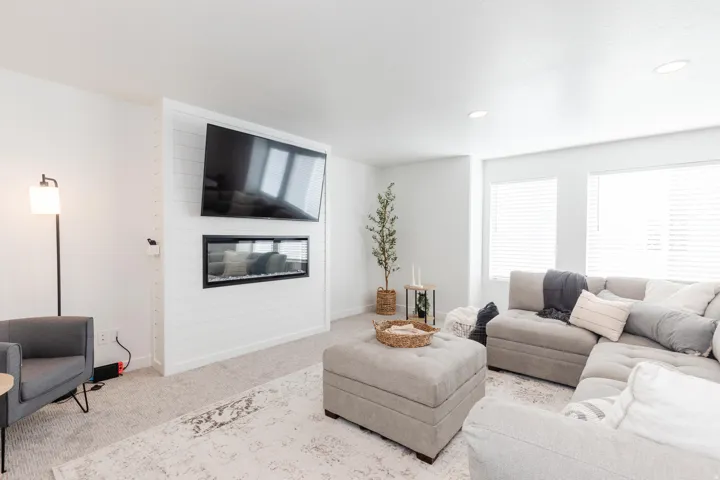 573 N Richland Valley St, Garden City, Utah 84028