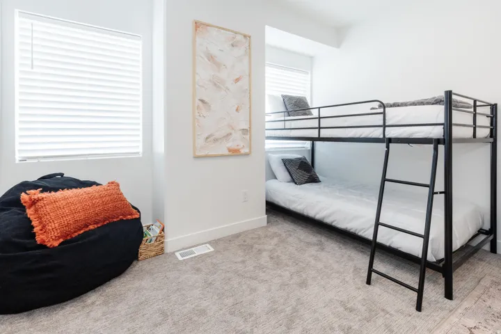 573 N Richland Valley St, Garden City, Utah 84028