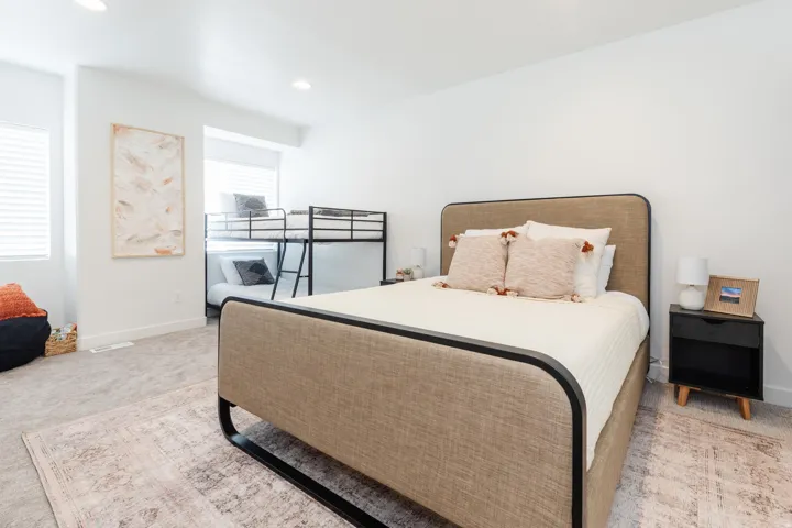 573 N Richland Valley St, Garden City, Utah 84028