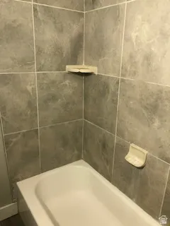 1 bedroom bathroom