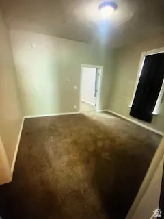 3 bedrooms unit living room