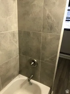 1 bedroom bathroom