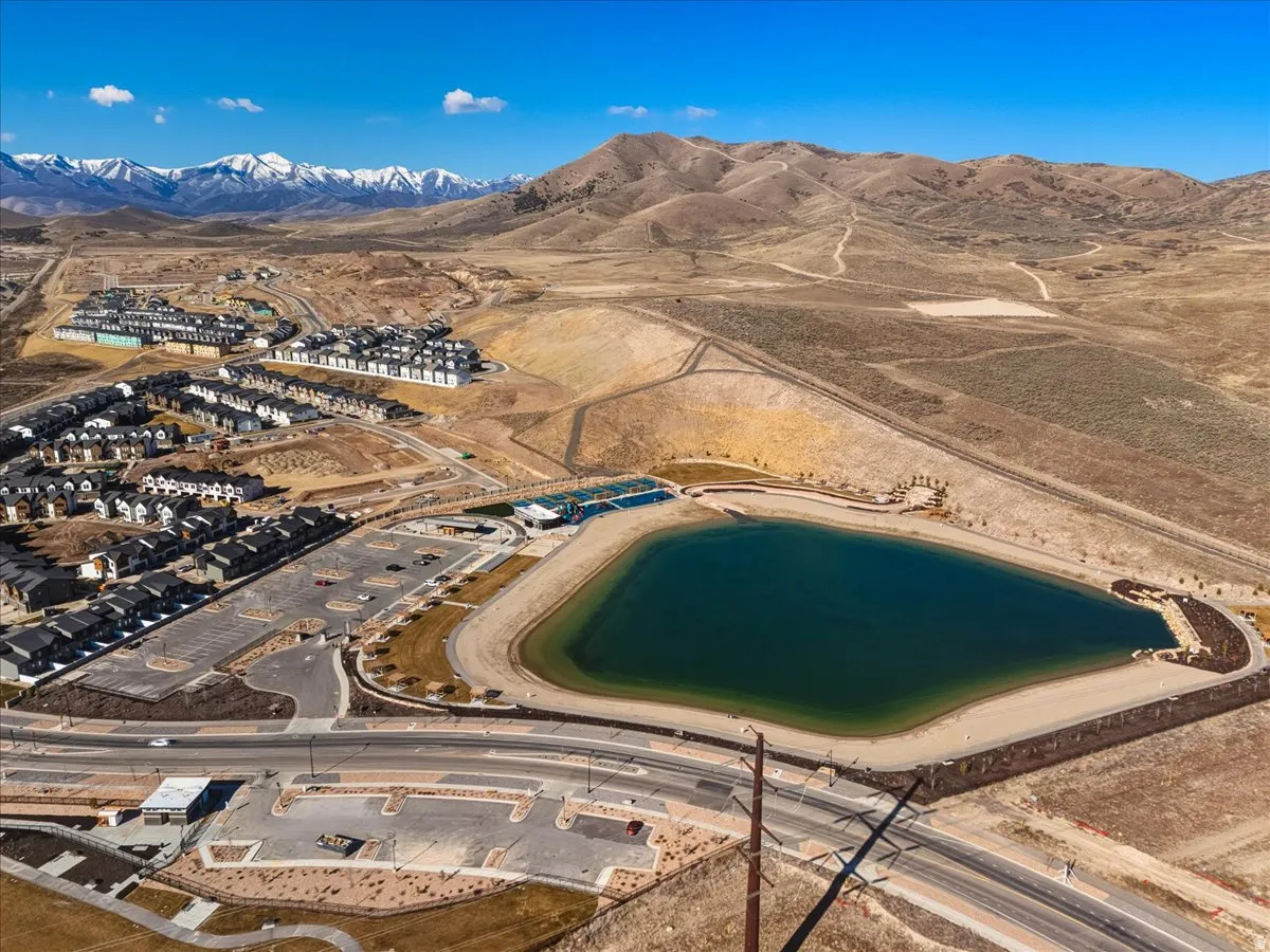 Bird's eye view of a mountain backdrop