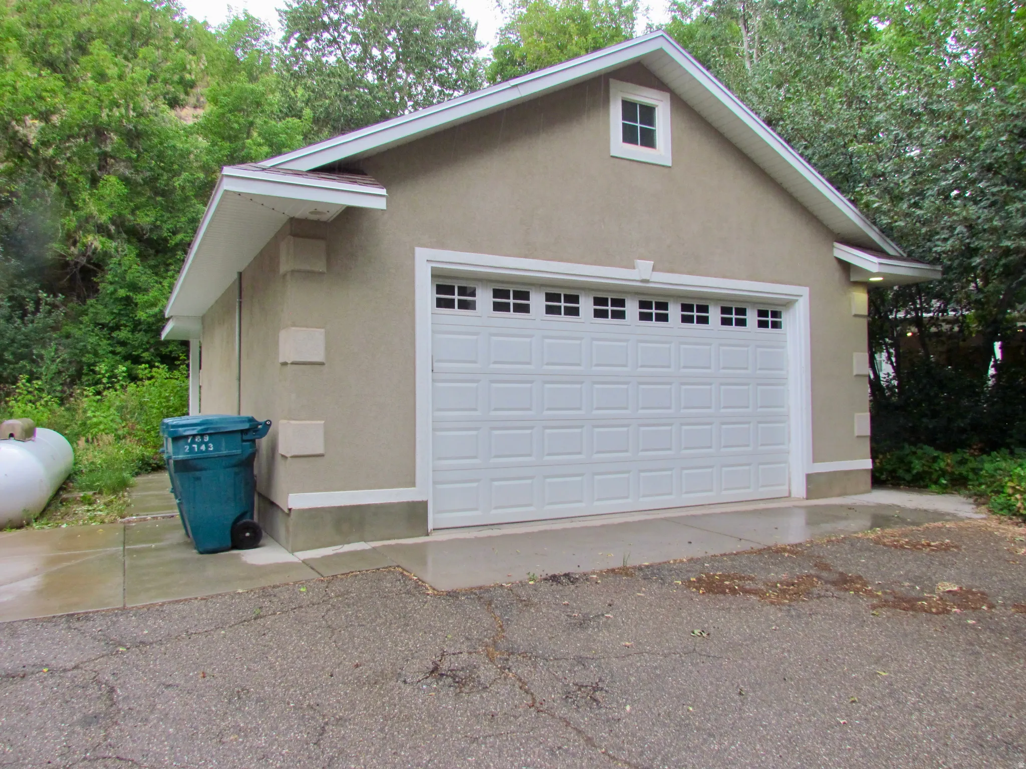 2 car detached garage