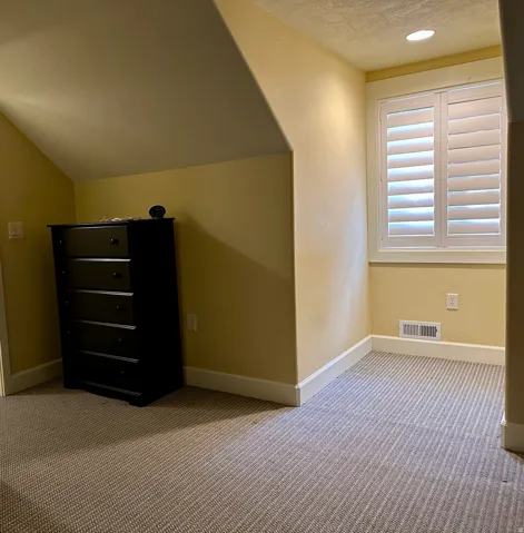Bonus room/bedroom