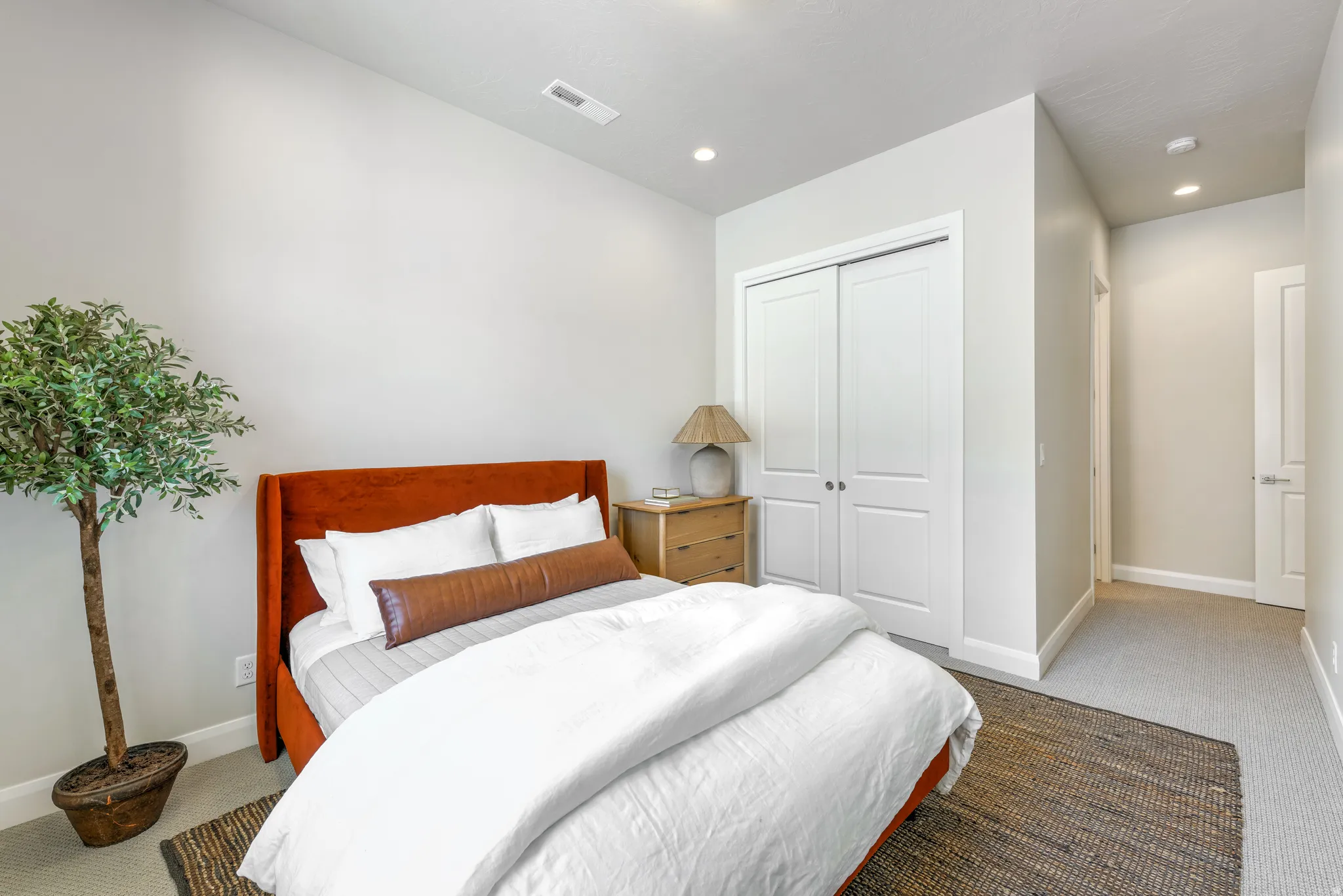 *Photo of a similar unit