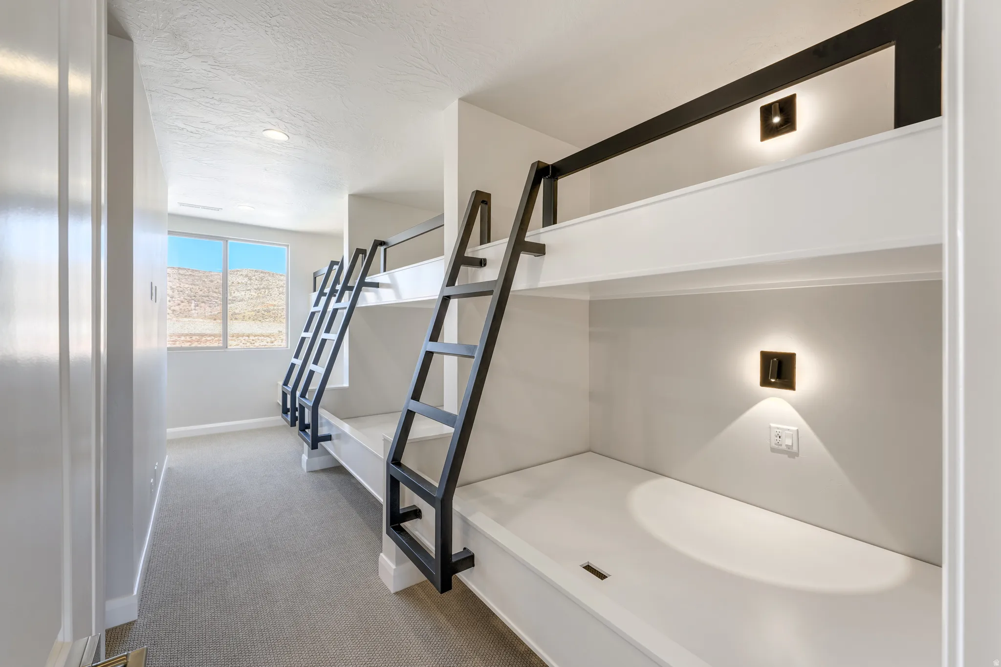 *Photo of a similar unit