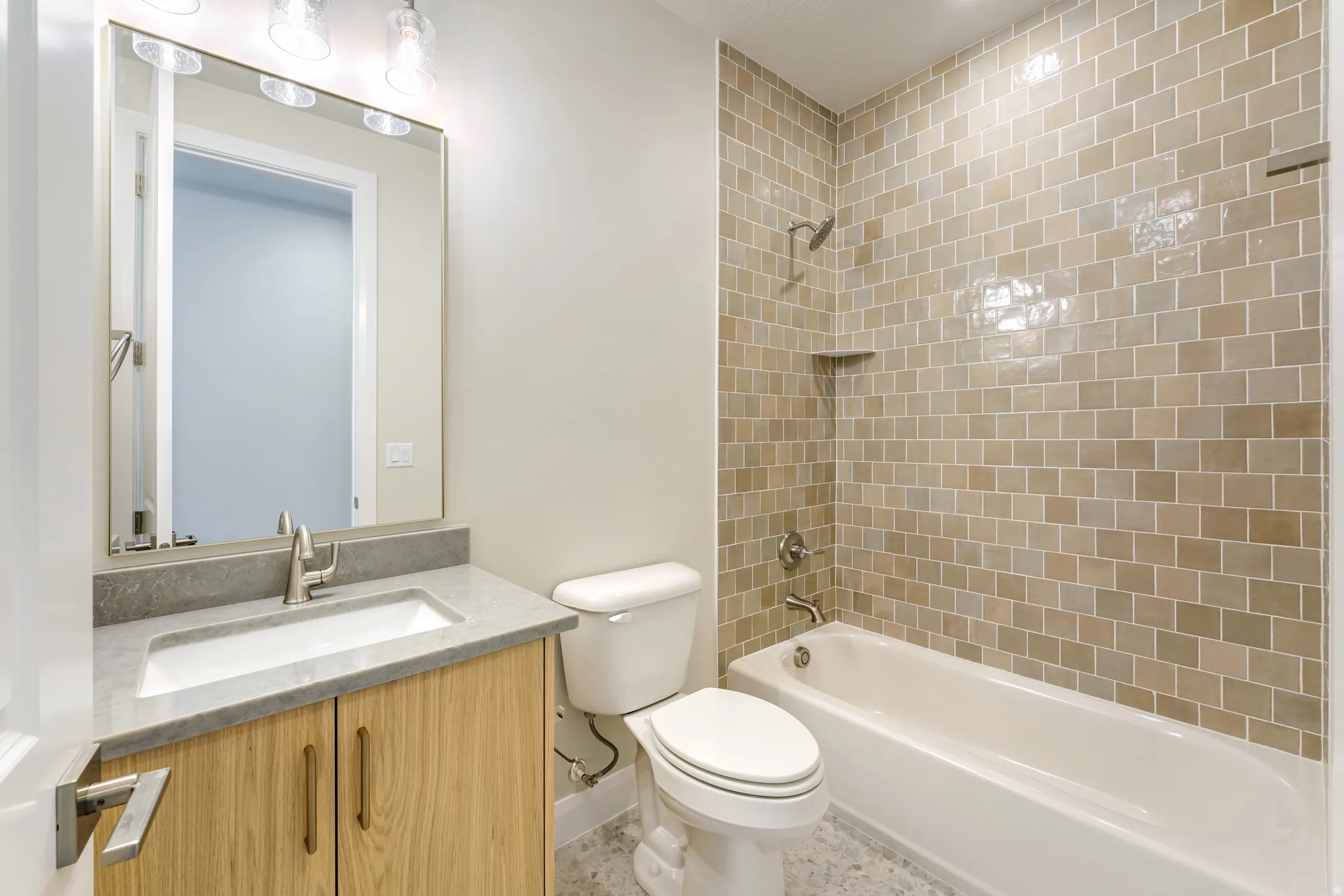 *Photo of a similar unit