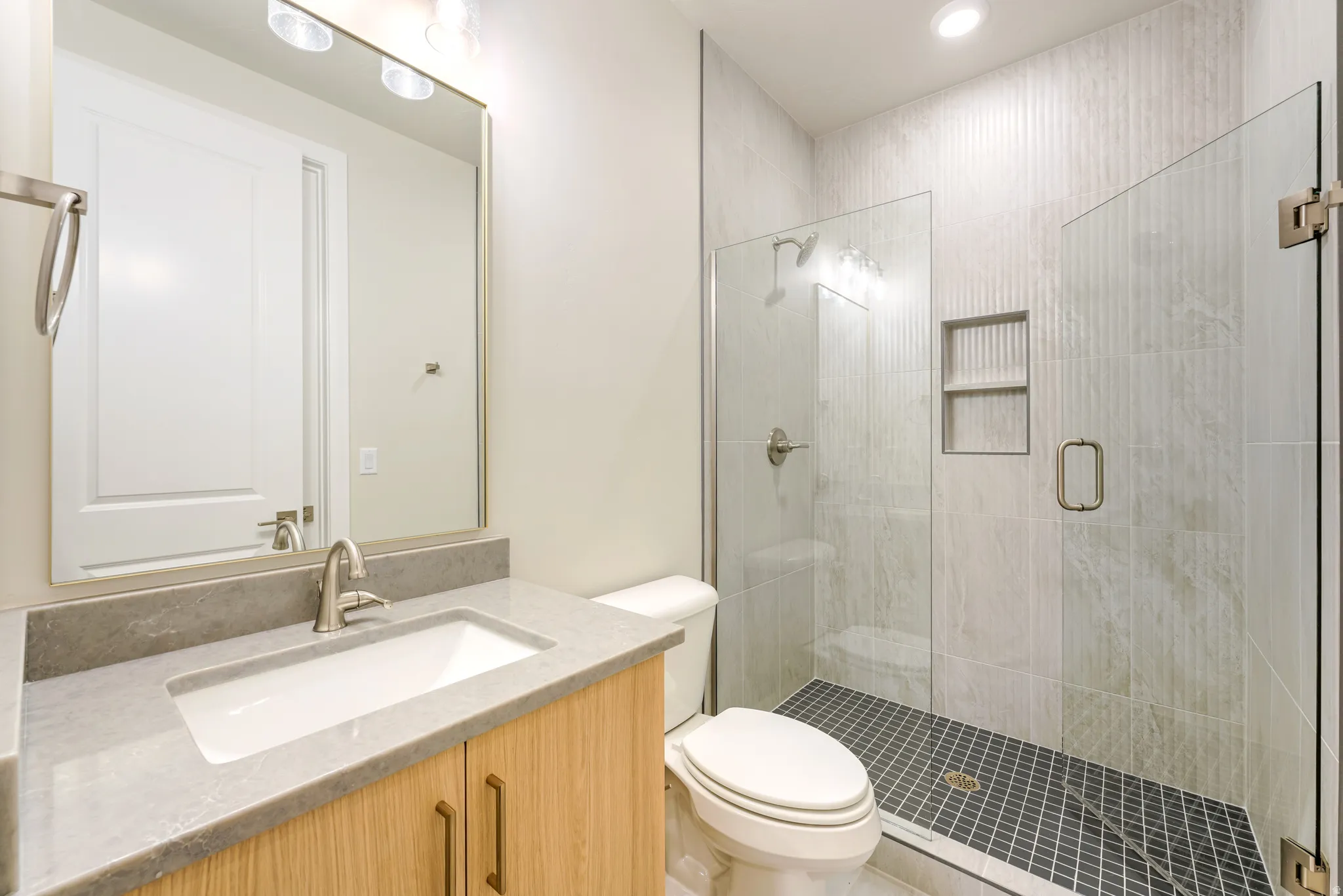 *Photo of a similar unit