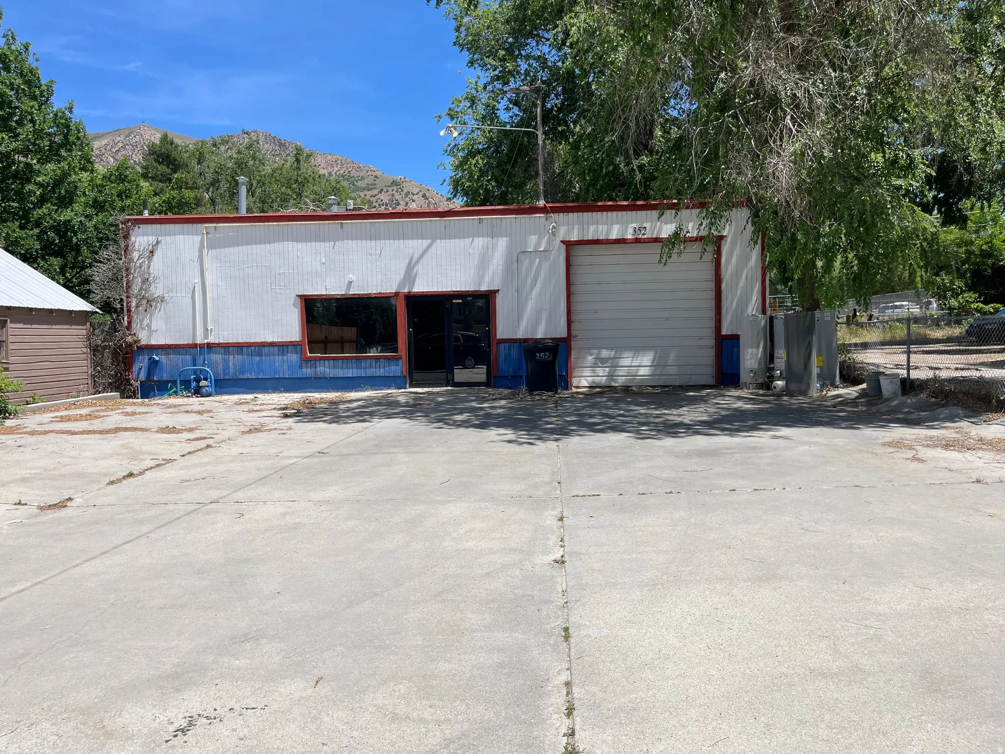 Commercial building with a large concrete lot