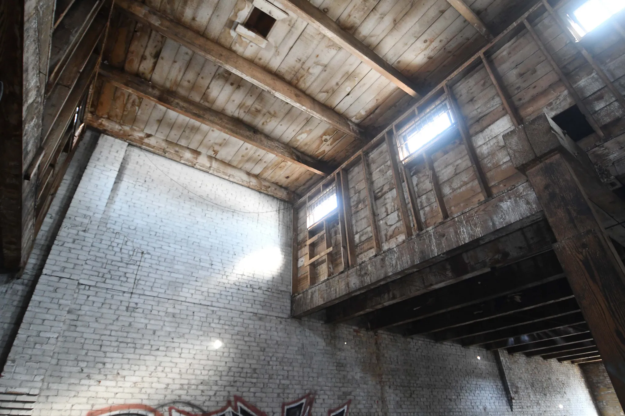 Detailed view of beam ceiling