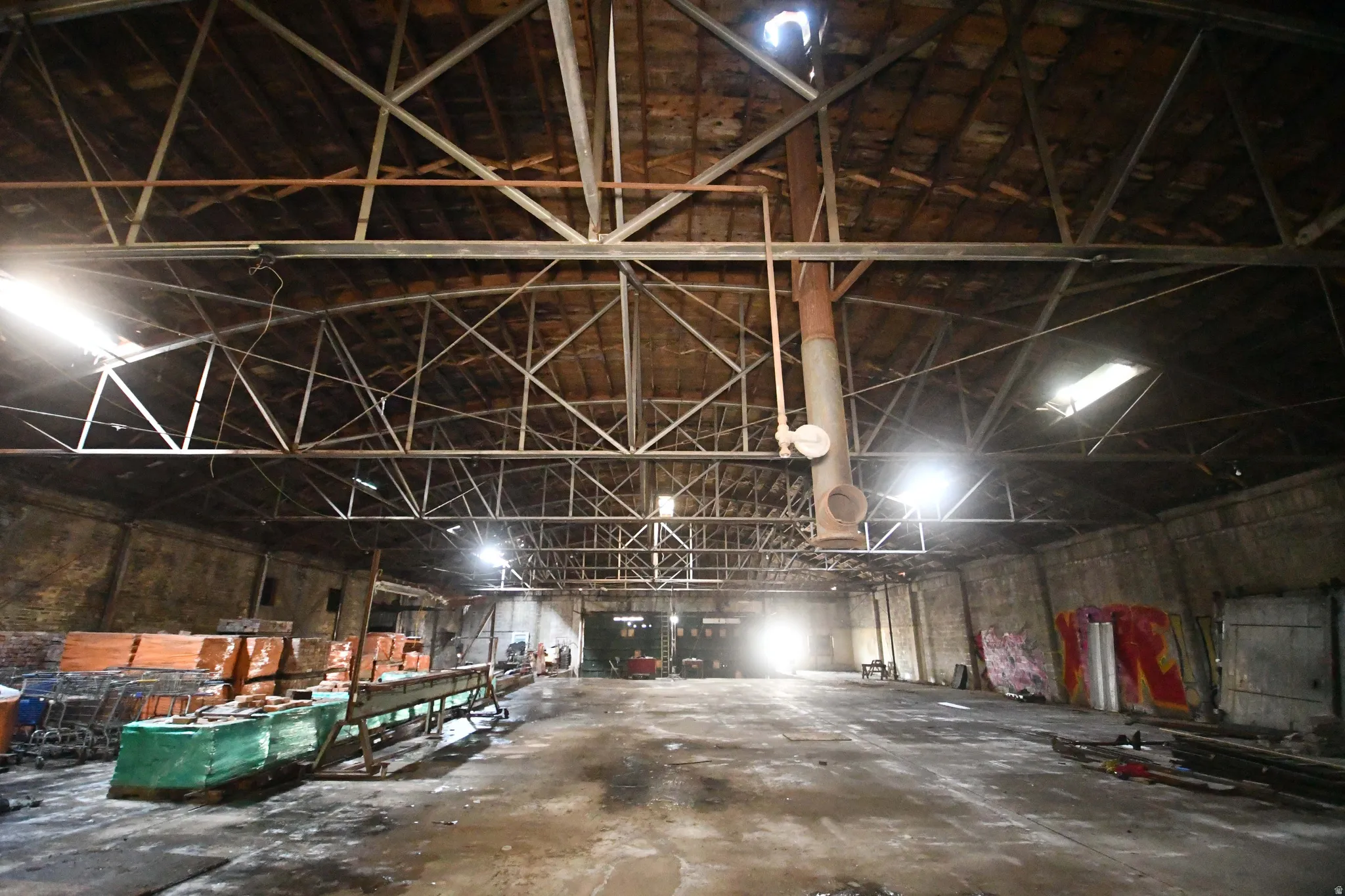 Miscellaneous room with a garage