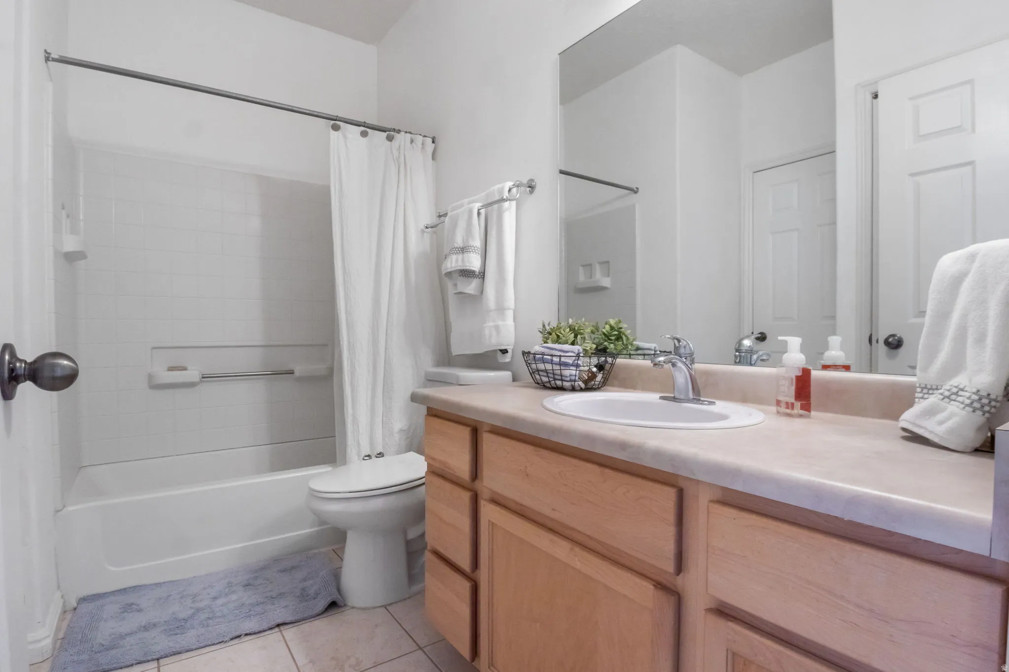 Main (Hall) Bathroom