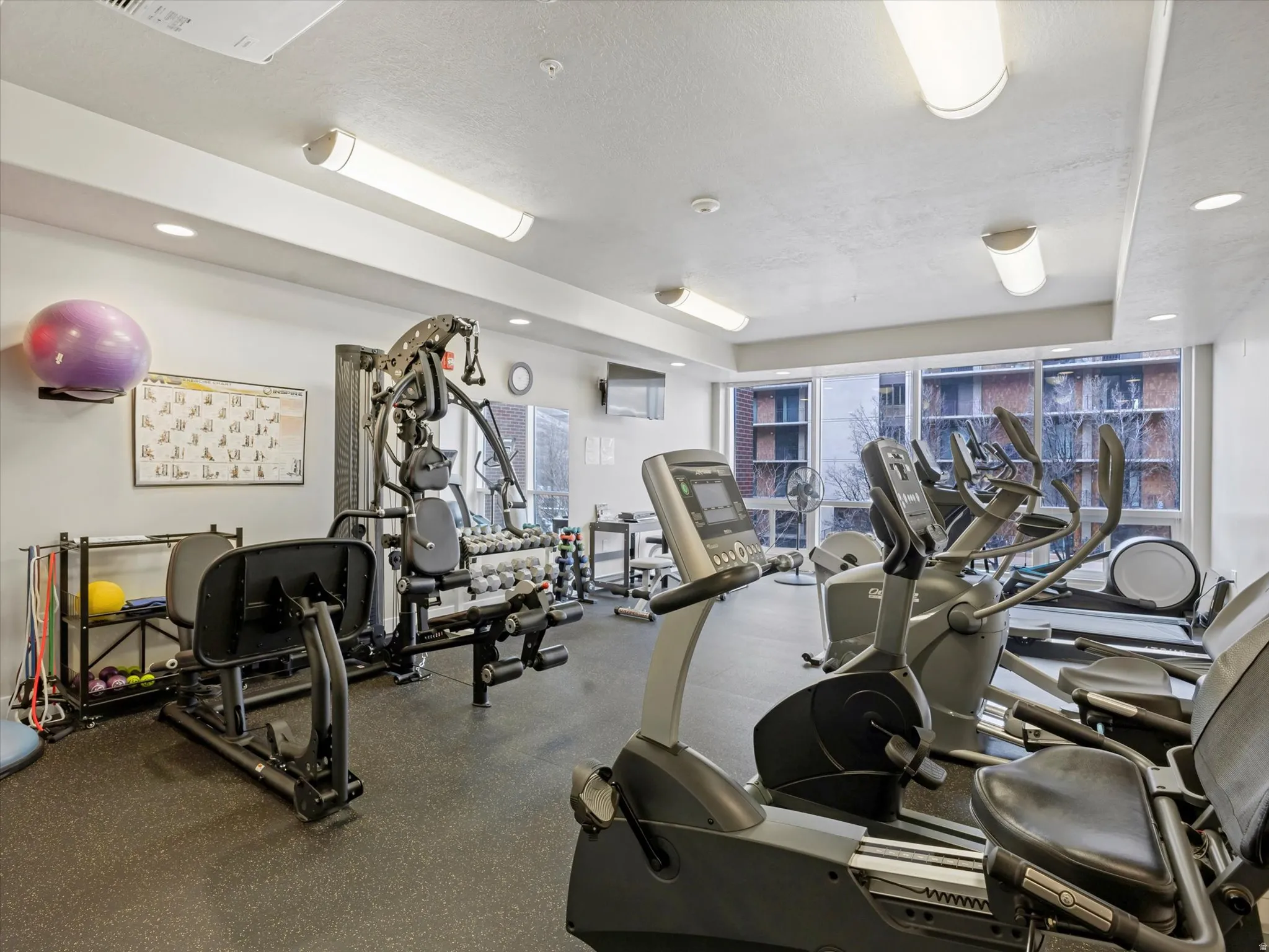 Excellent equipment and sliding windows for fresh additional ventilation.