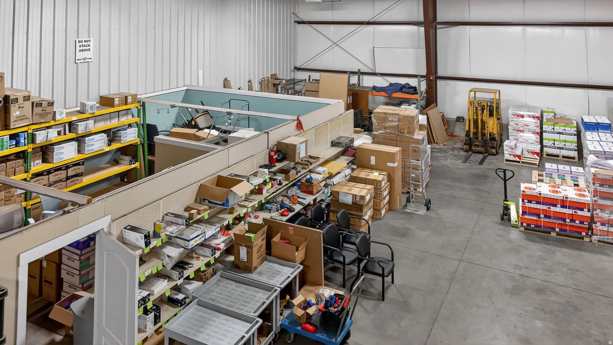 Misc room featuring a garage