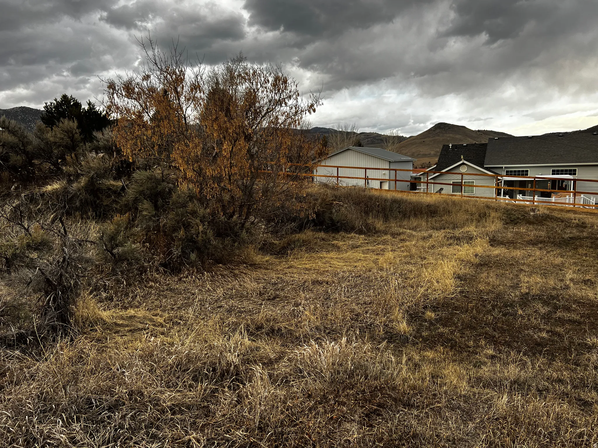 View of yard featuring a mountain view