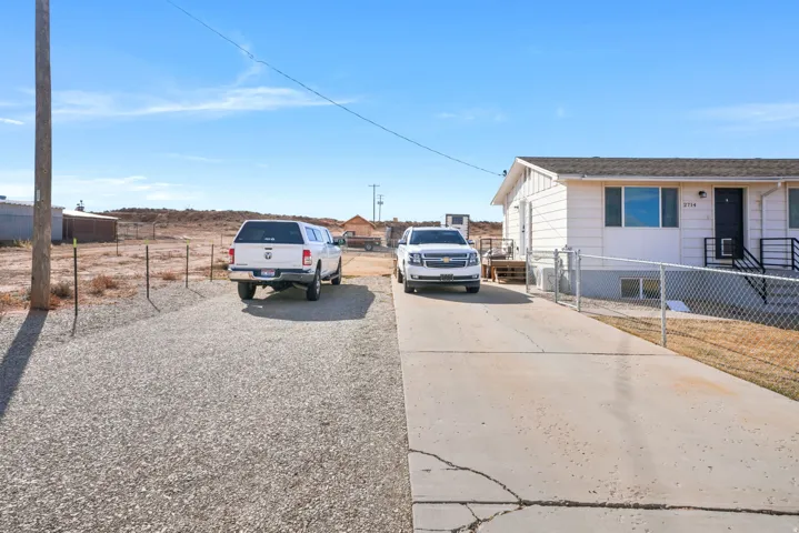 View of yard with driveway
