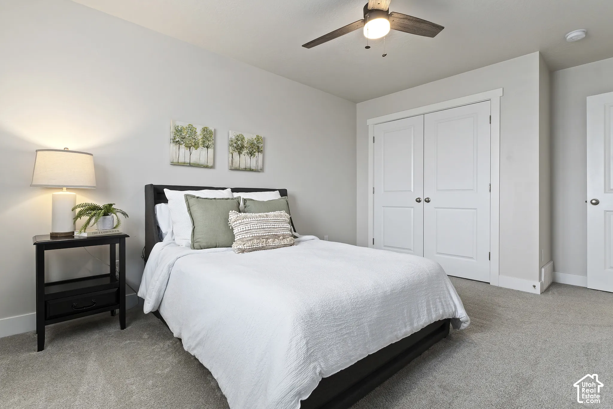 Secondary bedroom offering flexible space for guests, family, or a home office.