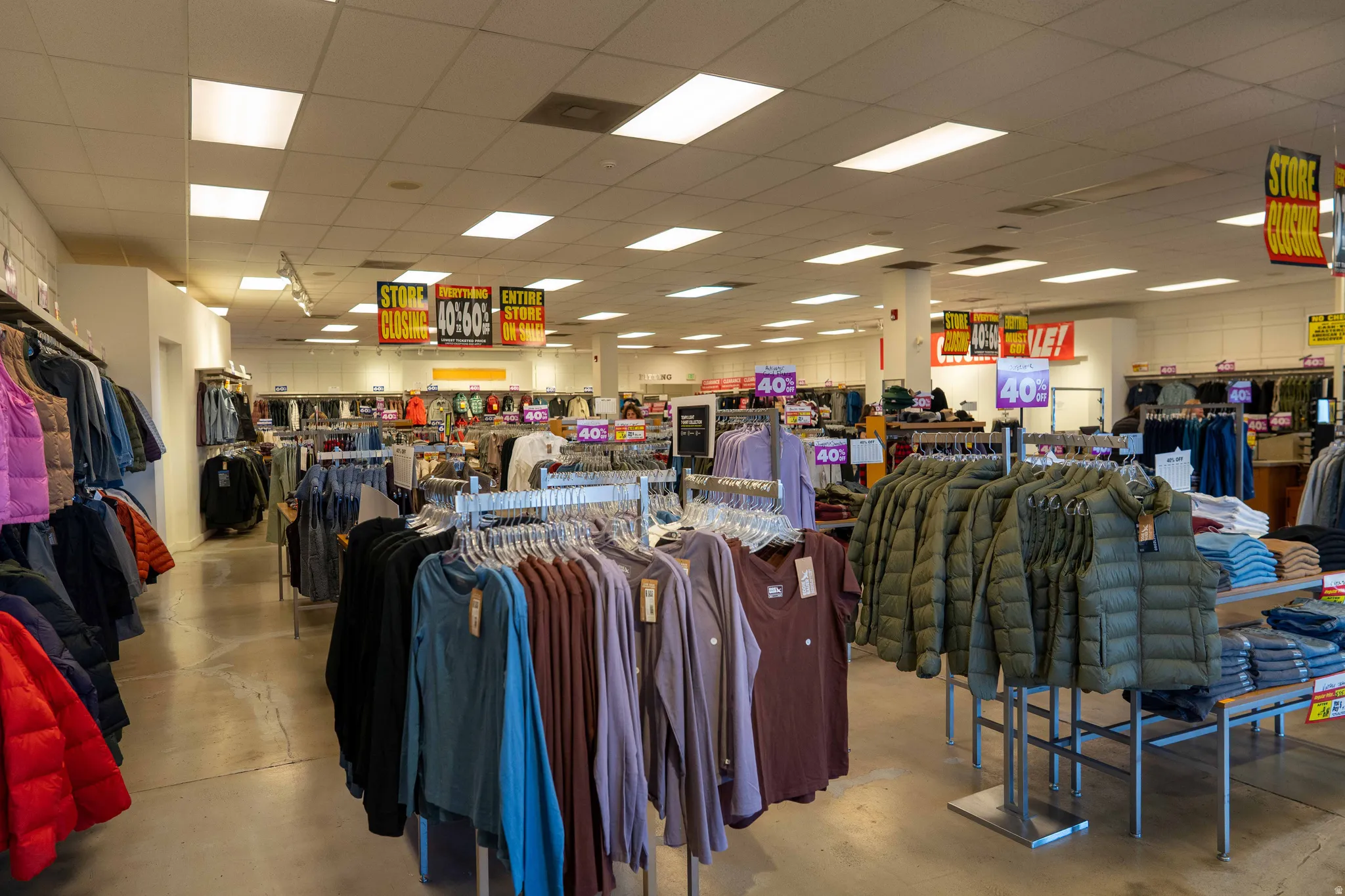 Misc room featuring a drop ceiling