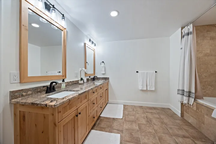 5823 E Elkhorn Dr, Eden, Utah 84310