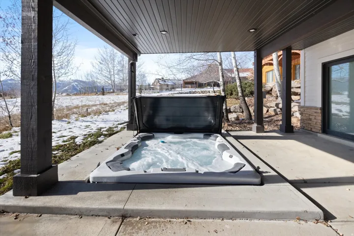5823 E Elkhorn Dr, Eden, Utah 84310