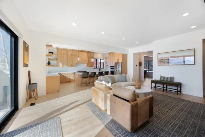 5823 E Elkhorn Dr, Eden, Utah 84310