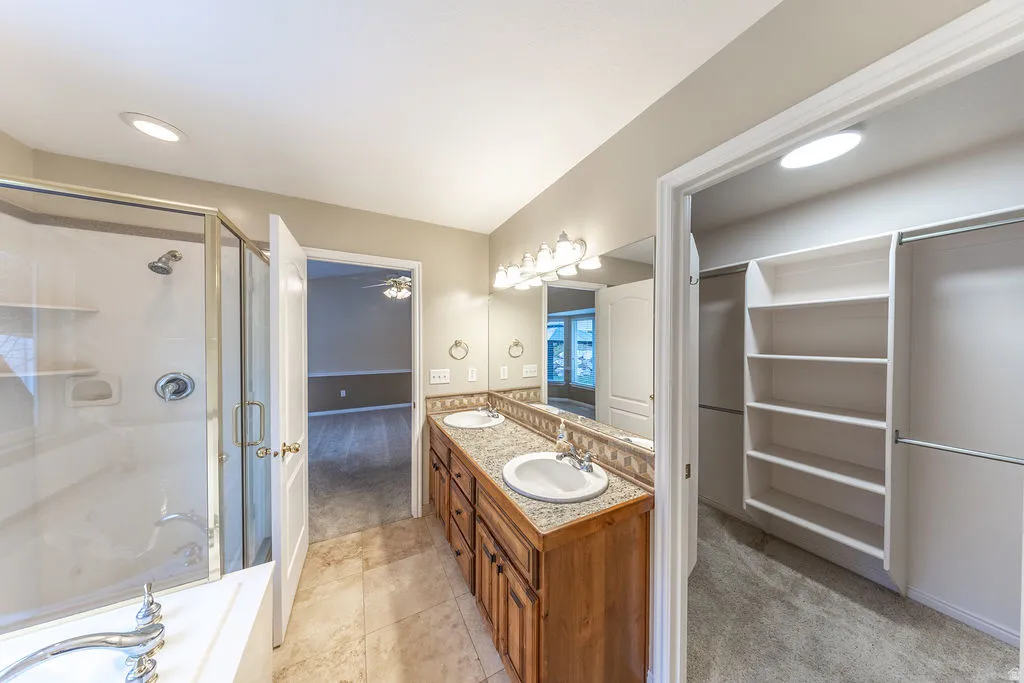 Master Bath / Walk-in Closet