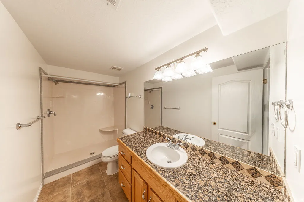 Bathroom - Downstairs