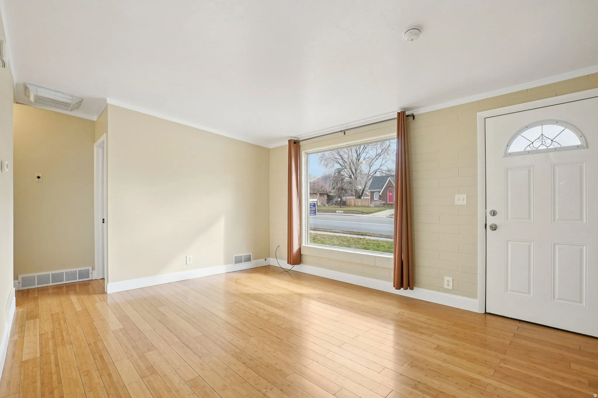 Entryway with hardwood floors