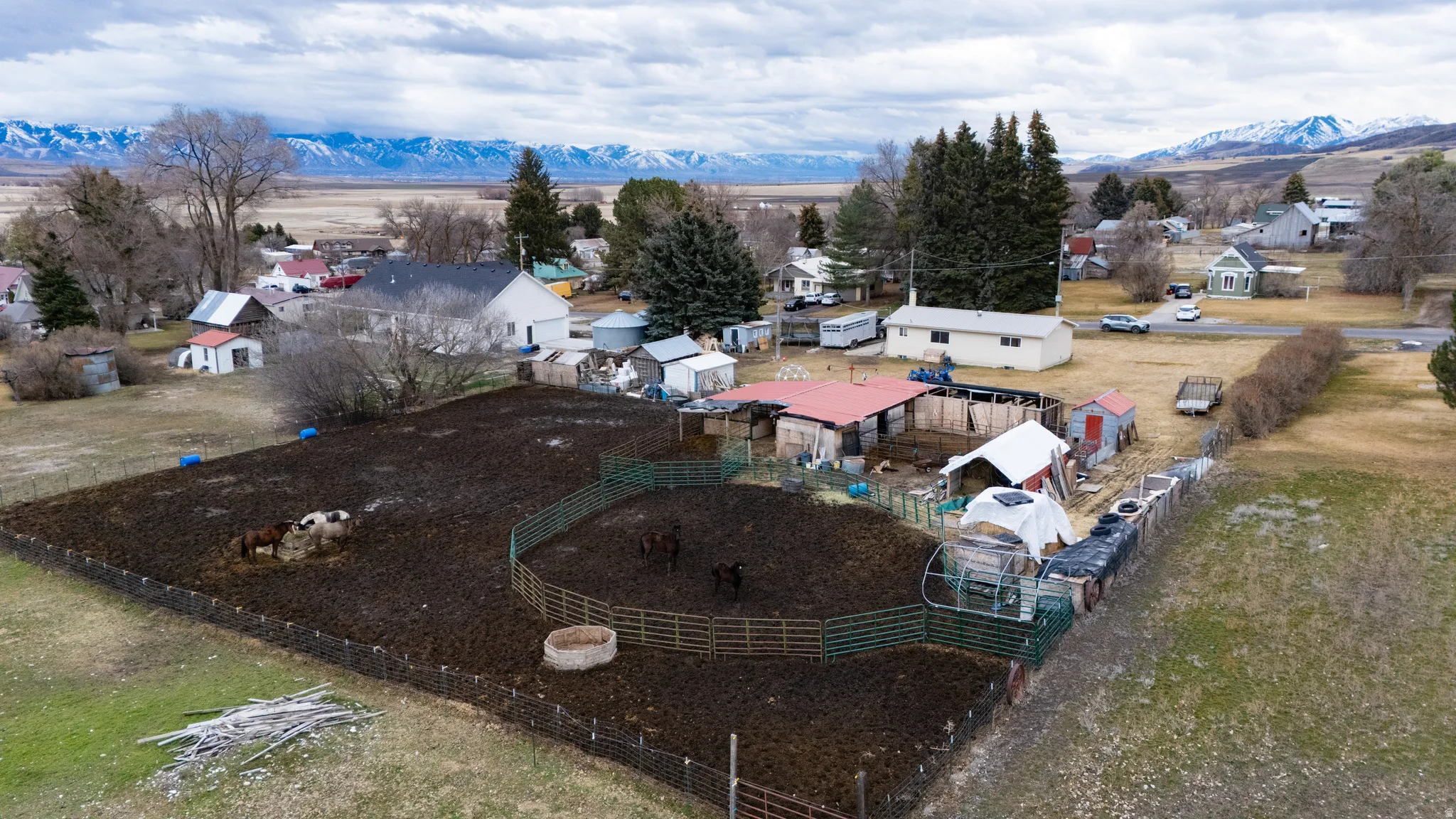 Aerial perspective of suburban area with mountains
