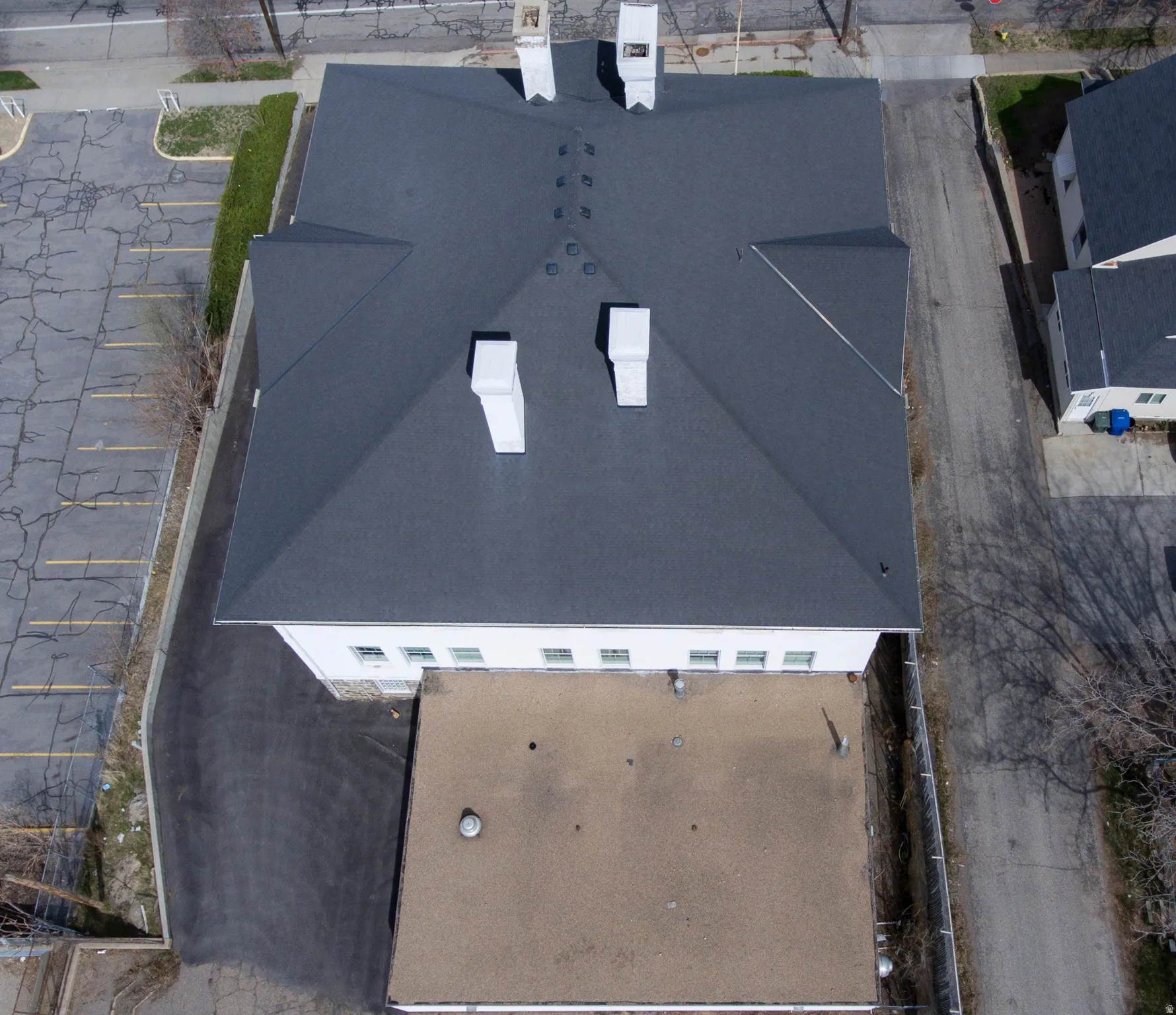 Aerial view of property and surrounding area