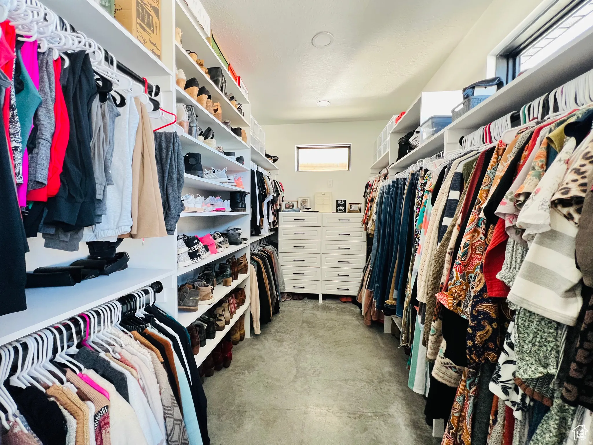 View of walk in closet