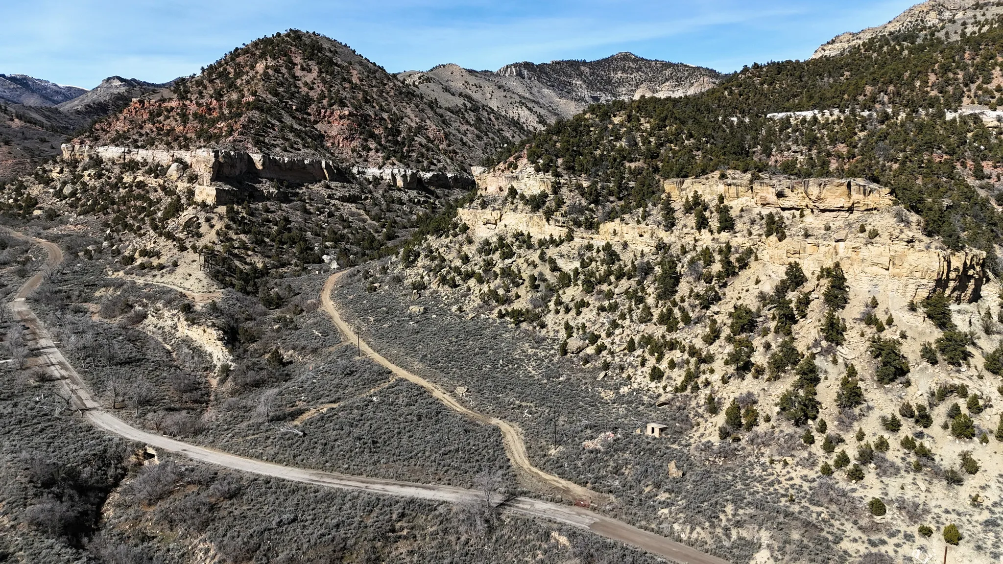 Mountain view with a desert landscape
