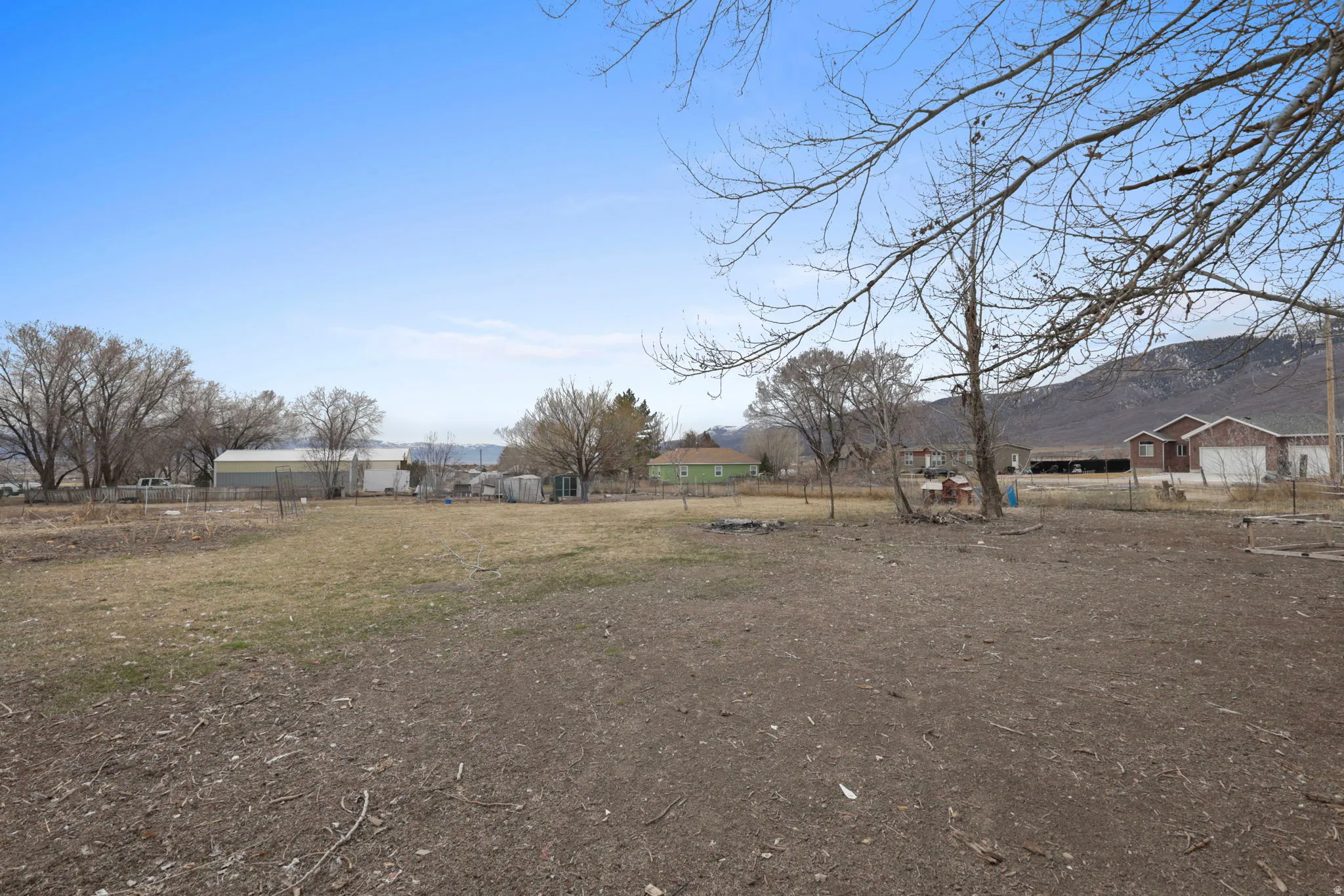 View of yard with a mountain view