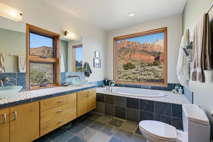 261 Valley View Dr, Springdale, Utah 84767