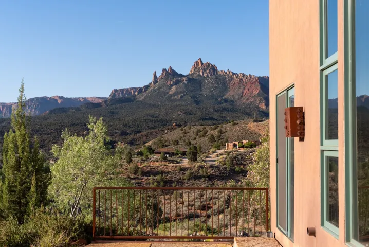 261 Valley View Dr, Springdale, Utah 84767