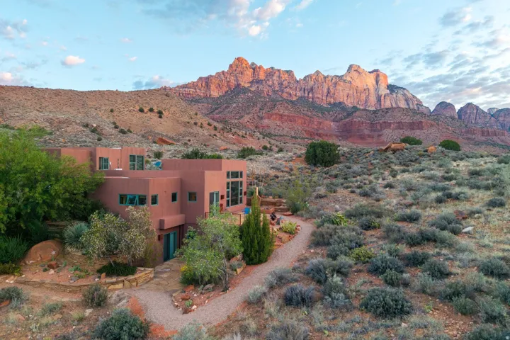 261 Valley View Dr, Springdale, Utah 84767