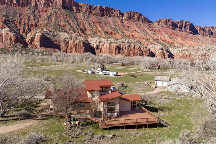 423 Amber Ln, Castle Valley, Utah 84532