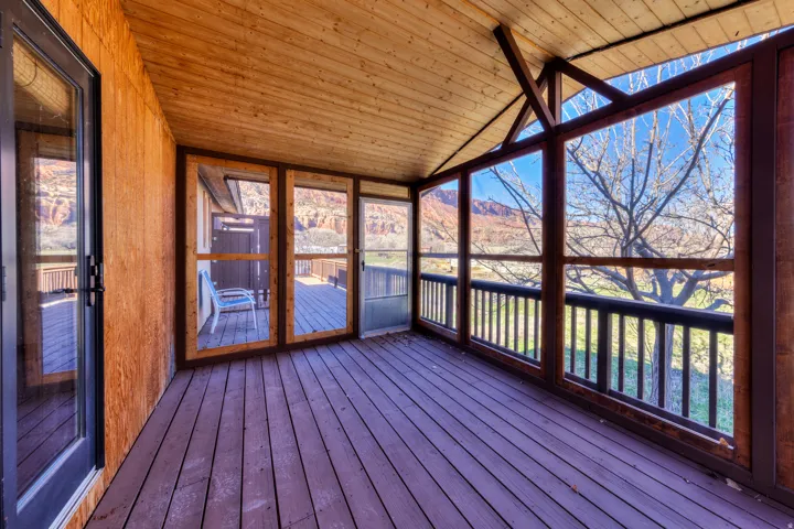 Private enclosed deck area