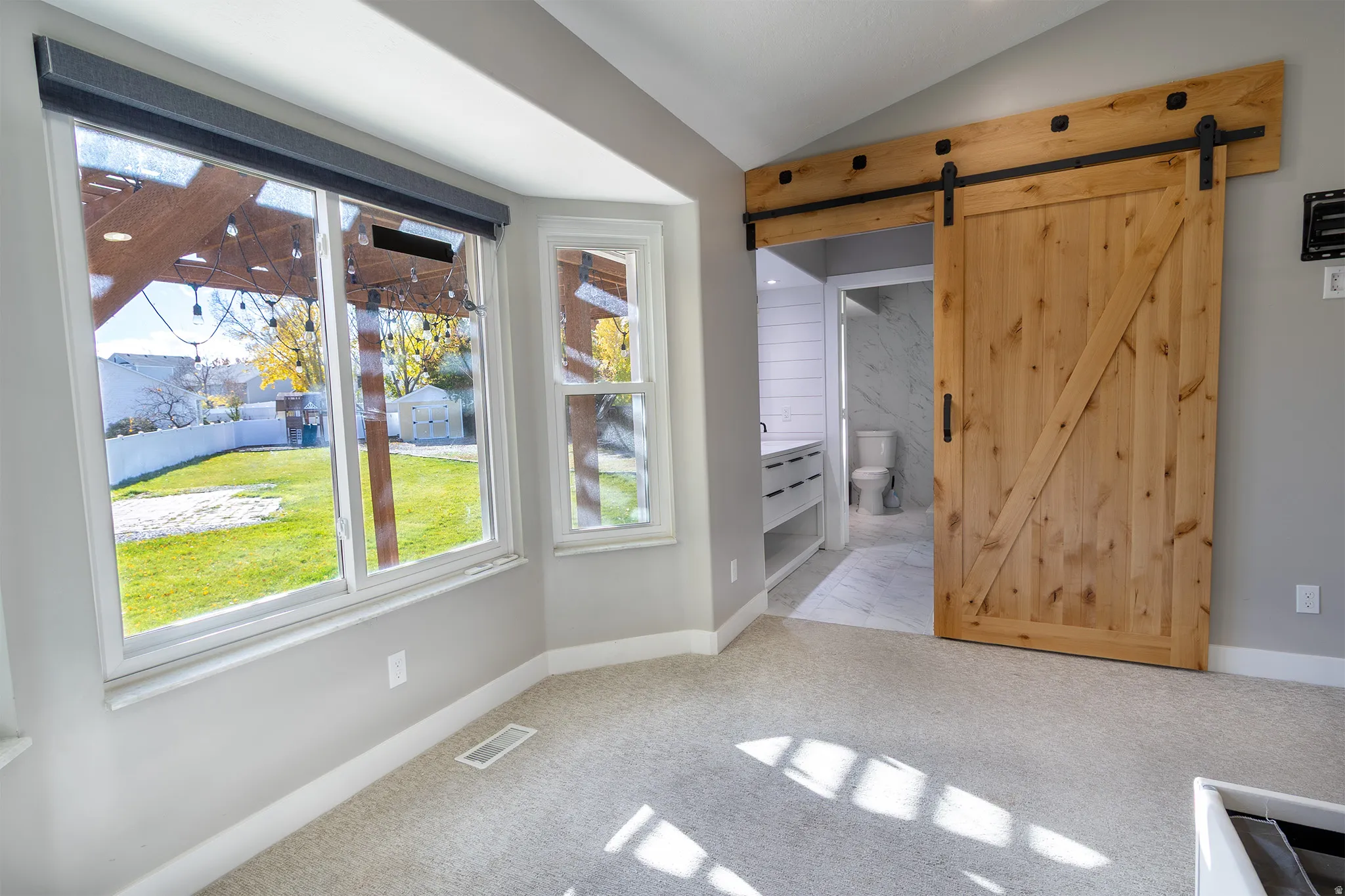 Primary Bedroom / Bath