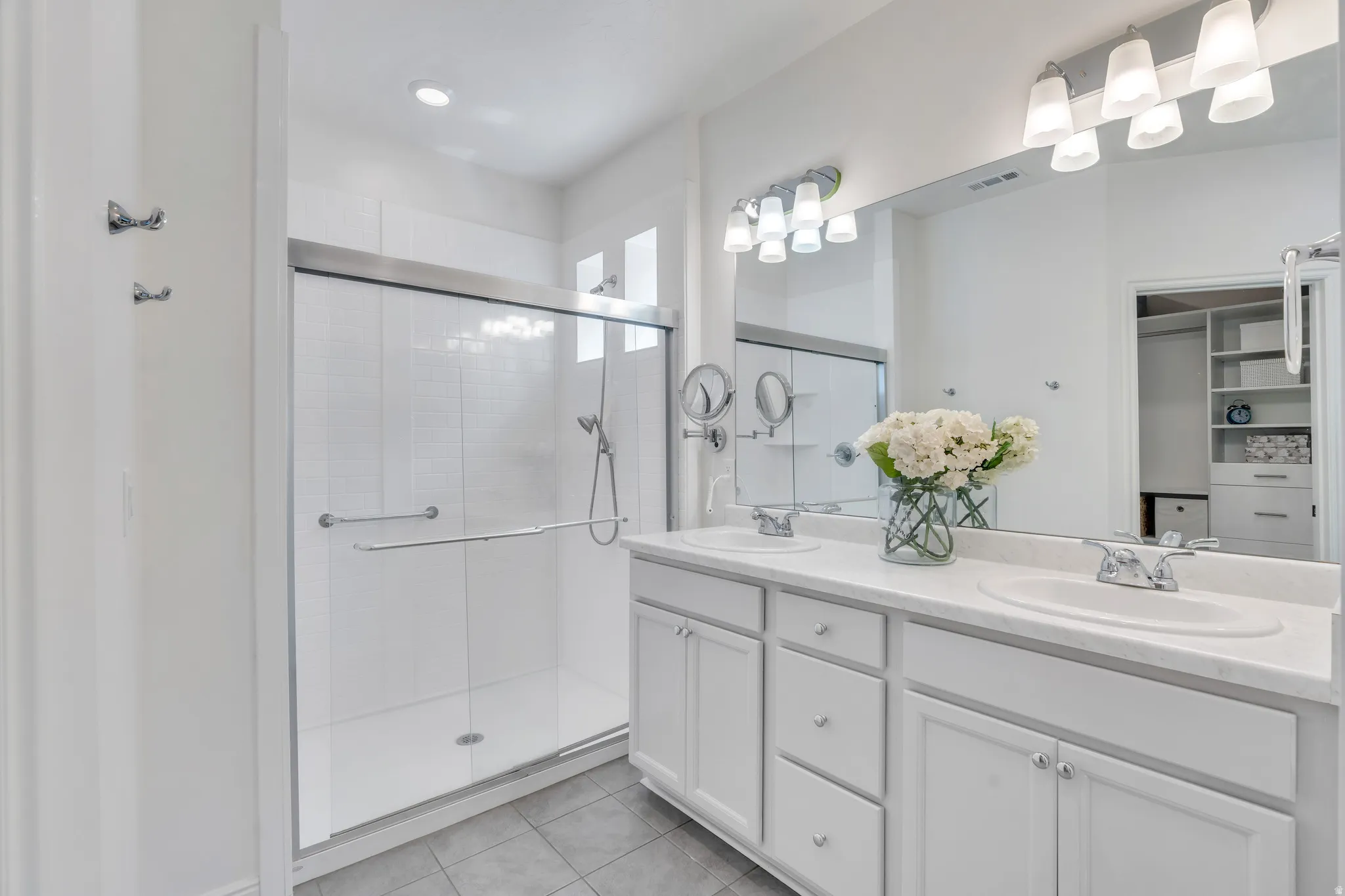 Double vanity & walk-in shower