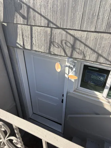Mother-in-law entrance