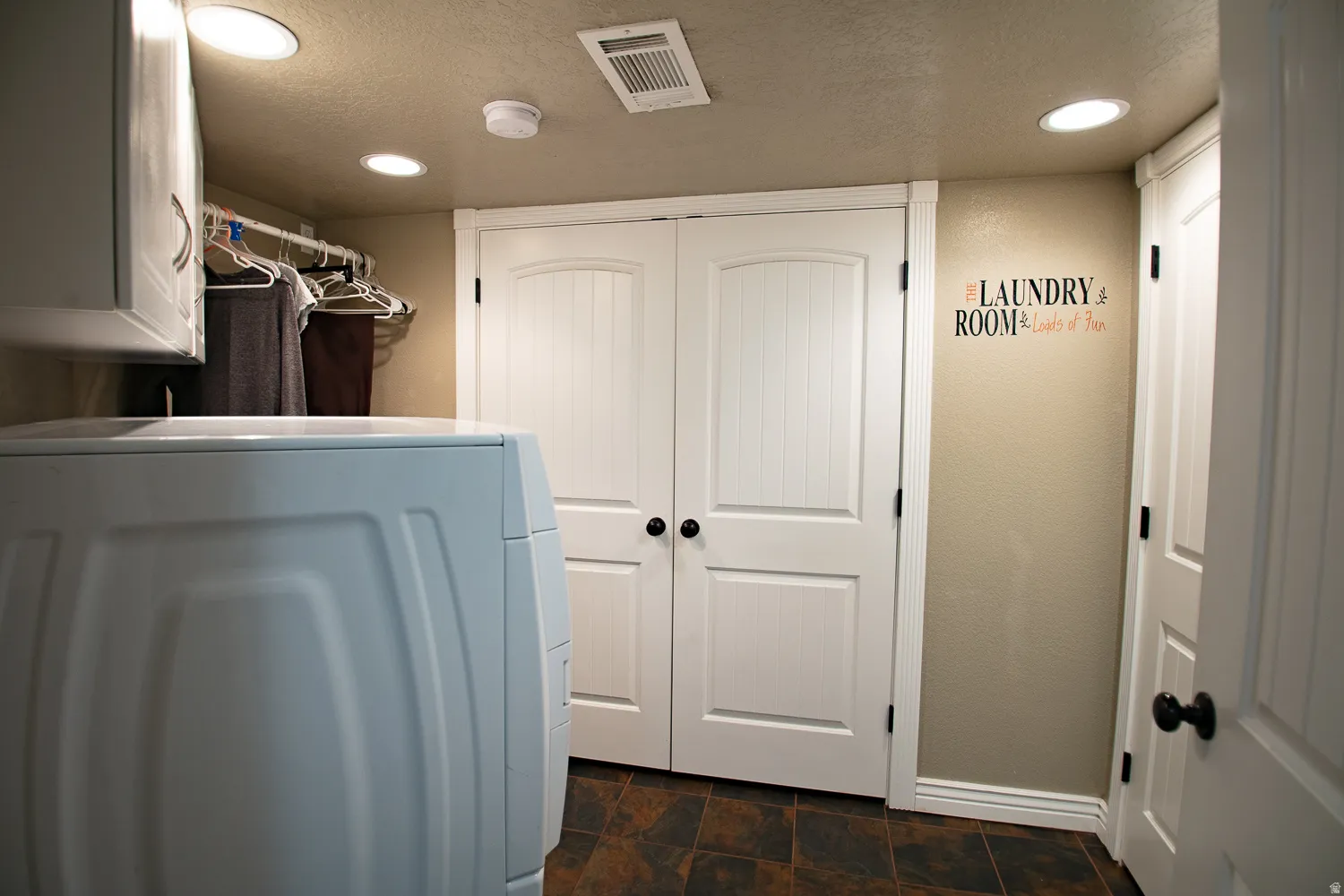 Another view of the laundry area.