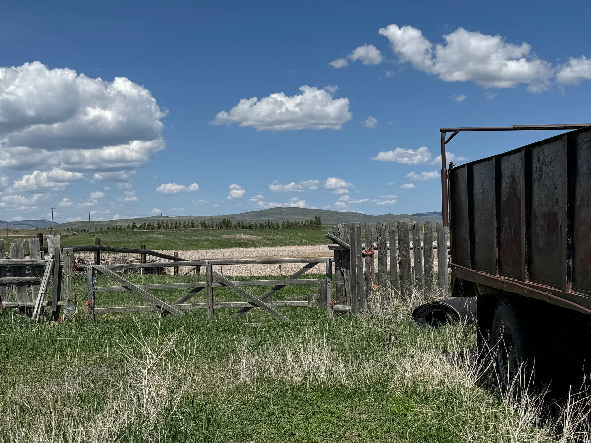 View of yard with a rural view