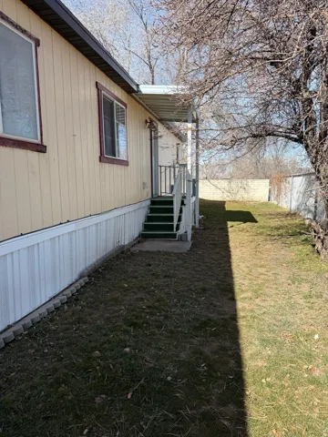 View of home's exterior