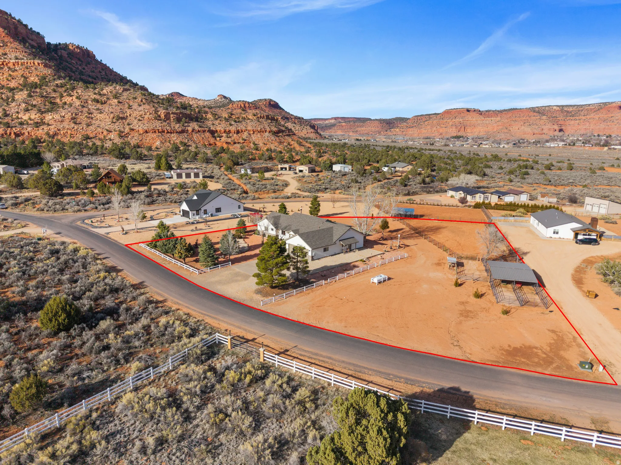 Red Rock Back Drop, property outlines in red