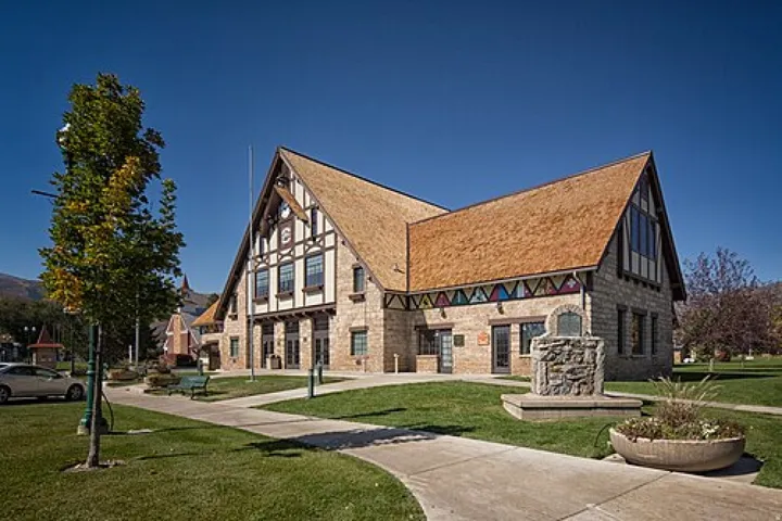 View of home's community