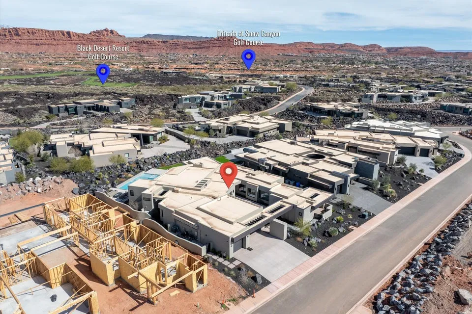 Aerial view of property's location with mountains