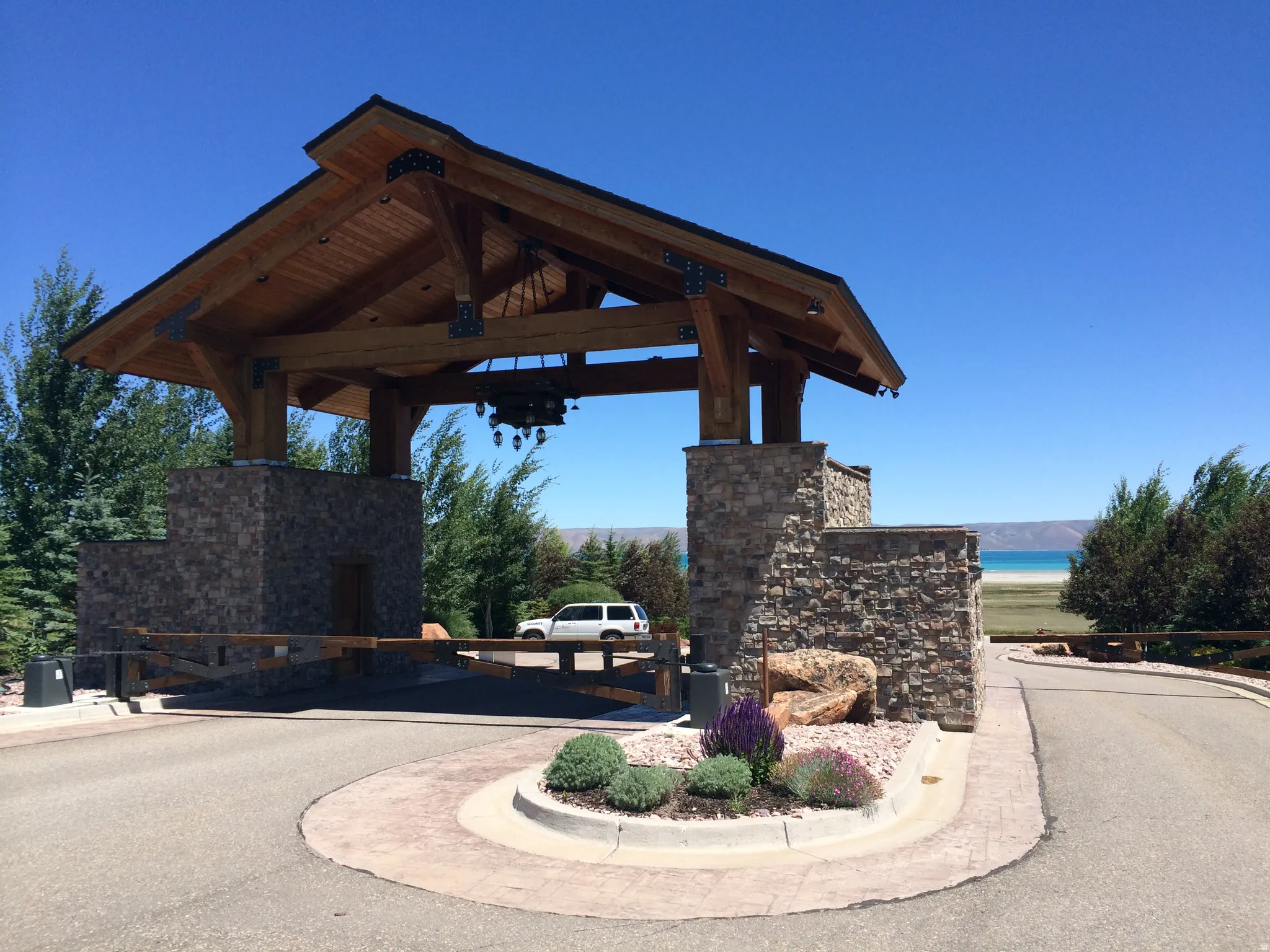 The Reserve Entry with gate
